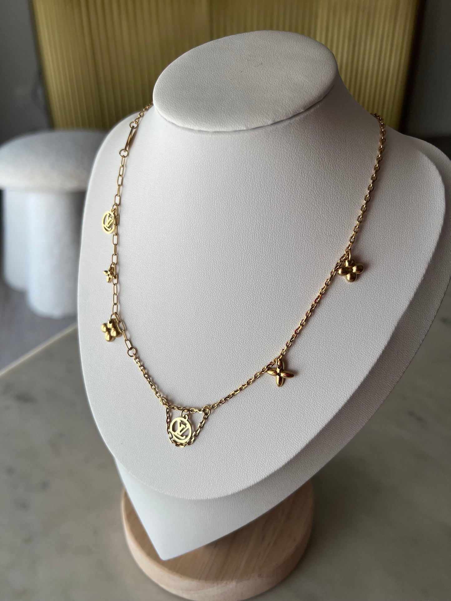 Collier Louis Best