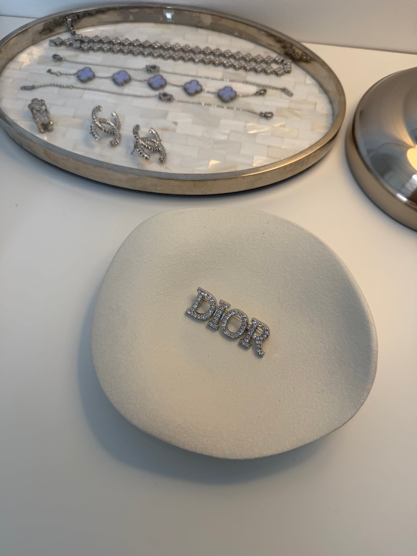 Broche Diana lettres
