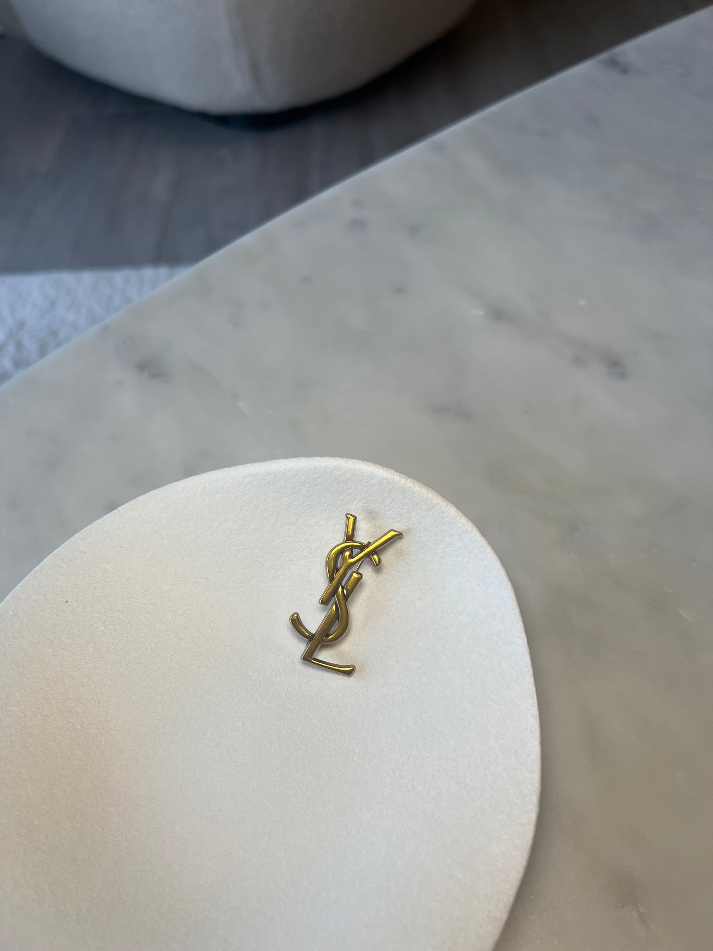 Broche saint gold
